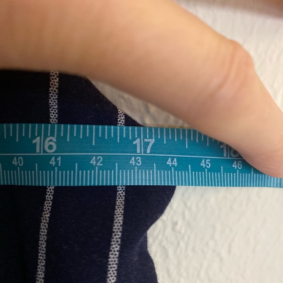 Old Navy cropped jumpsuit, navy, size medium, EUC - Picture 8 of 10